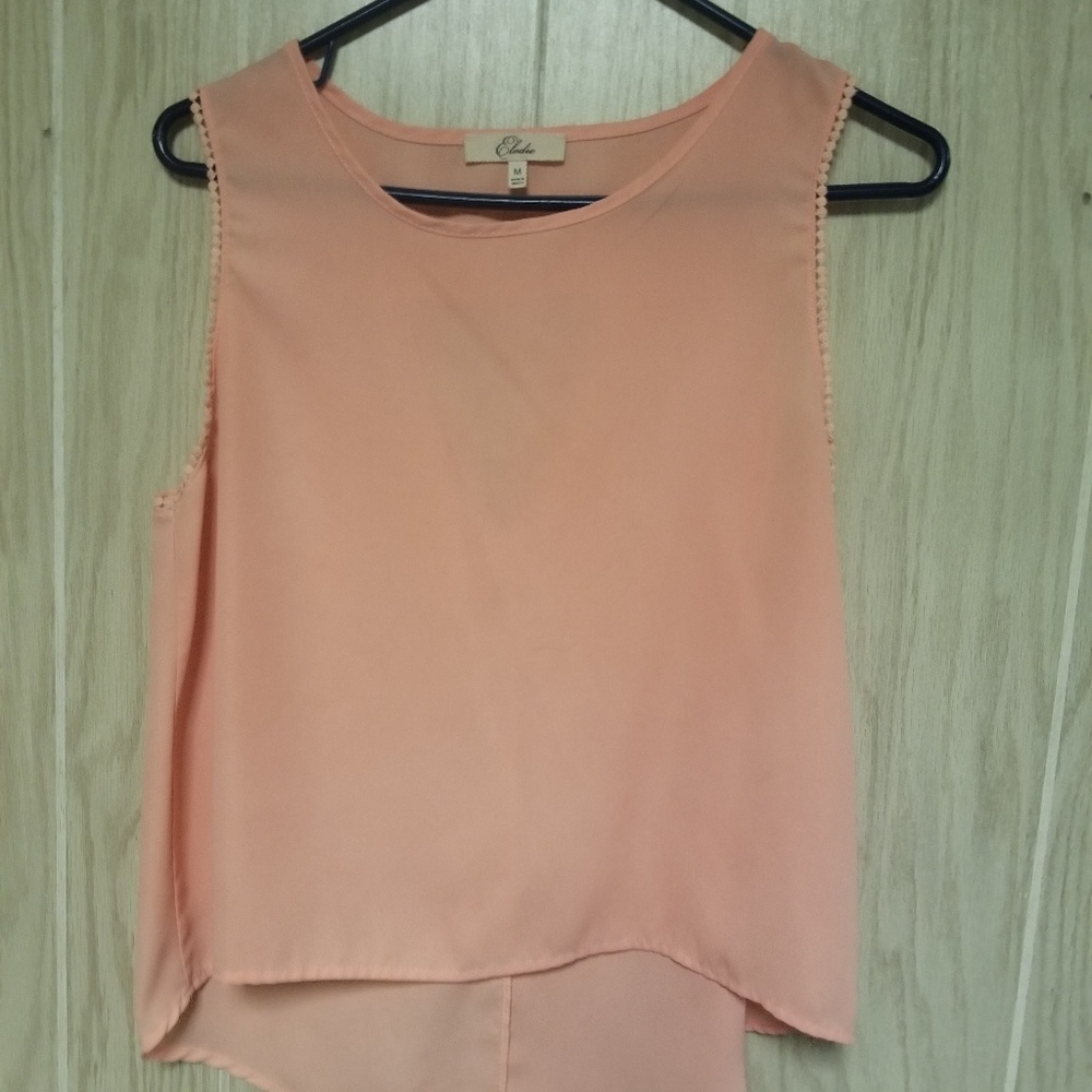Sleeveless summer shirt